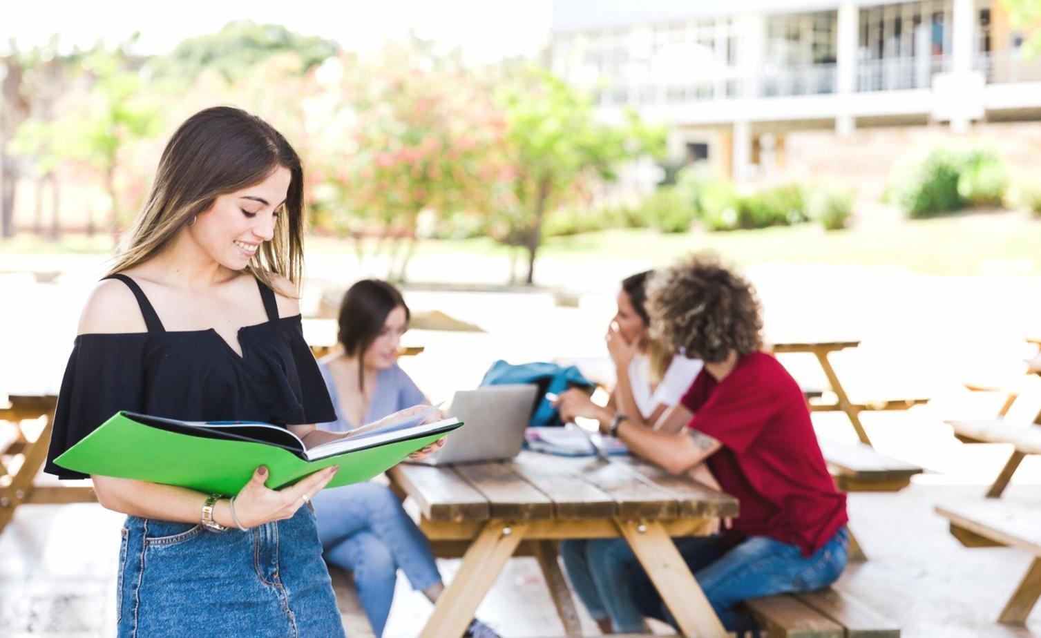 Environnement de travail professionnel où nos formations prennent vie